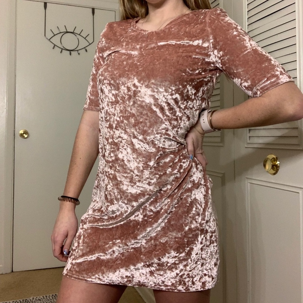 Crushed Velvet Flow Dress - Picture 3 of 6